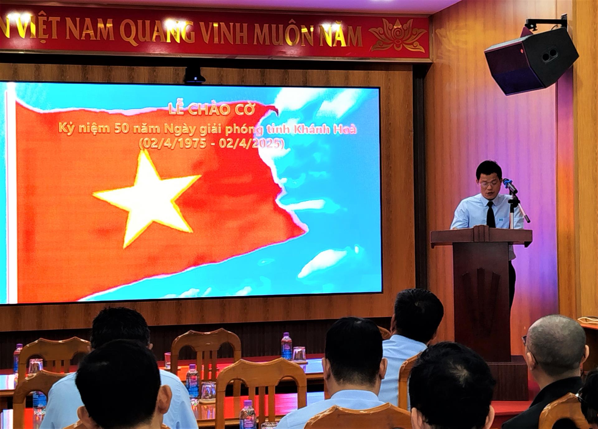 Ban QLDA Phát triển tỉnh Khánh Hòa tổ chức Lễ chào cờ kỷ niệm 50 năm Ngày Giải phóng tỉnh Khánh Hòa