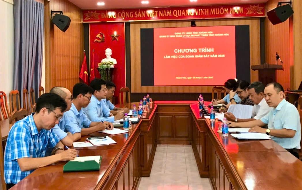 Đoàn Giám sát năm 2025 của Đảng ủy UBND tỉnh triển khai chương trình làm việc tại Ban QLDA Phát triển tỉnh Khánh Hòa.