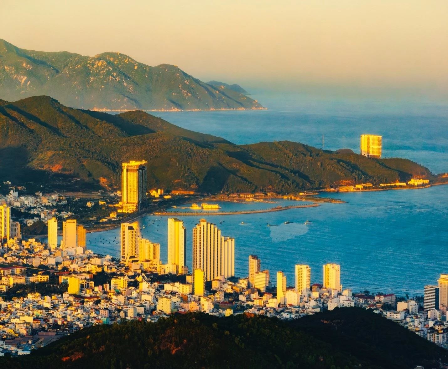 Nha Trang chuyển mình từ thiên đường du lịch đến đô thị vịnh đáng sống