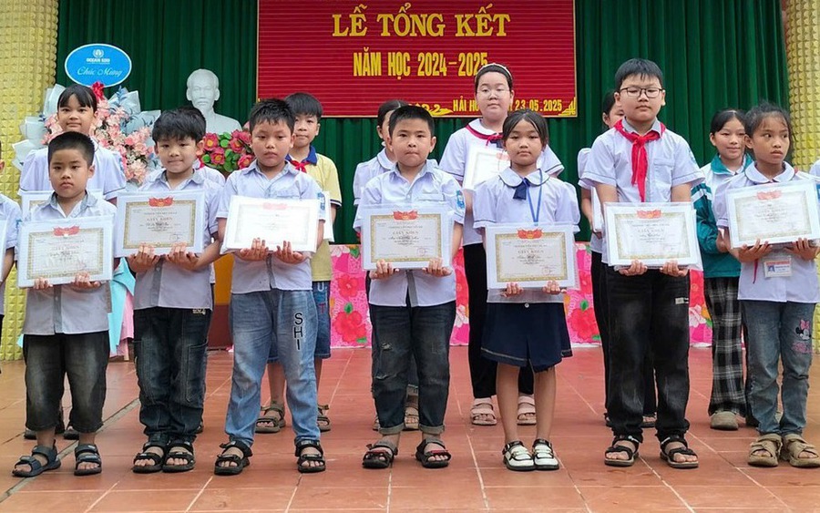 Từ 31/10, thực hiện quy định mới về khen thưởng và kỷ luật học sinh