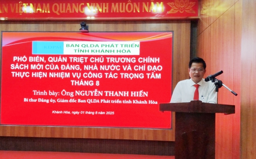 BAN QUẢN LÝ DỰ ÁN PHÁT TRIỂN TỈNH KHÁNH HÒA TỔ CHỨC LỄ CHÀO CỜ VÀ SINH HOẠT CHUYÊN ĐỀ THÁNG 8/2025