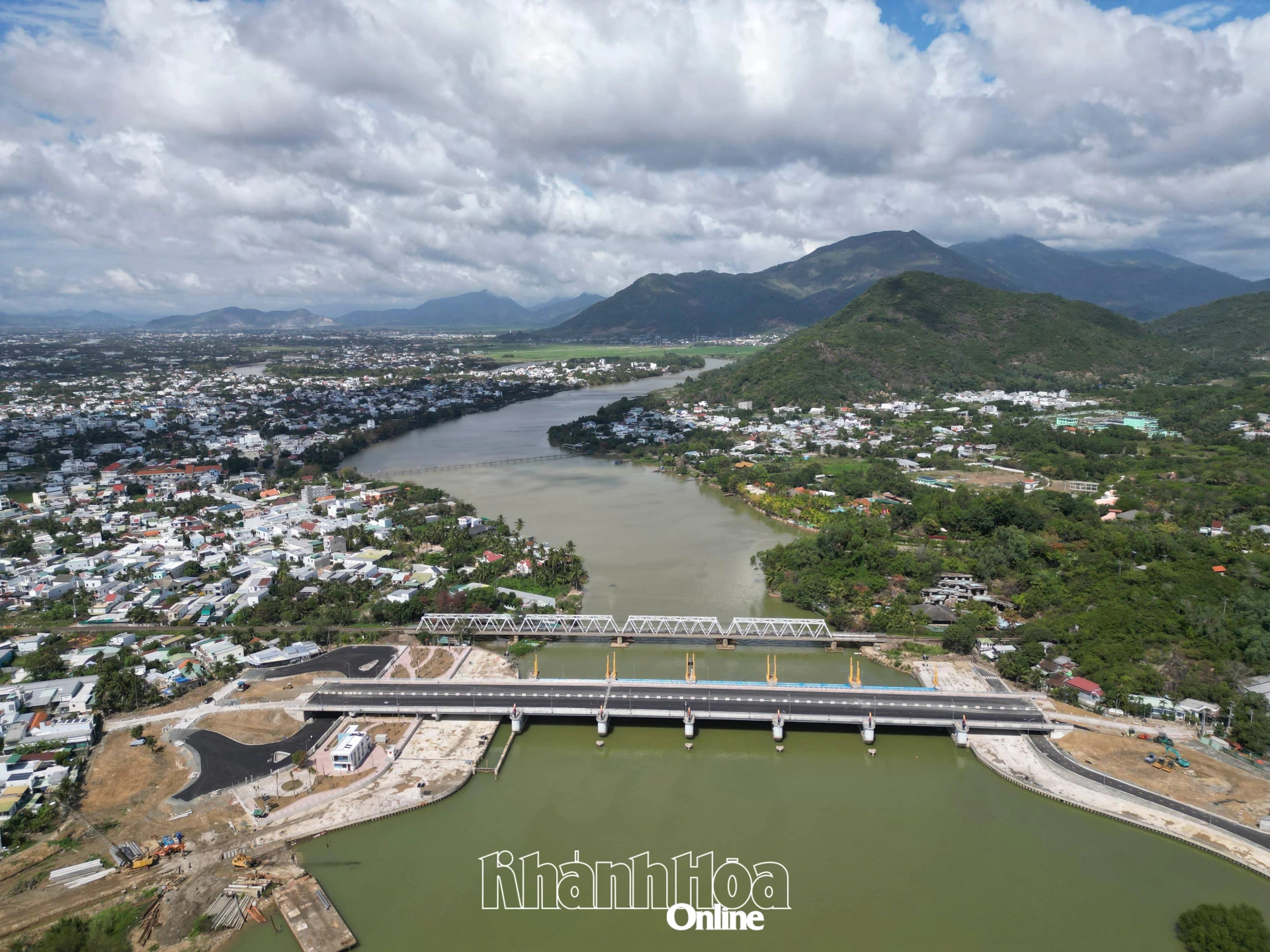 Nghiệm thu, bàn giao công trình đập ngăn mặn trên sông Cái Nha Trang