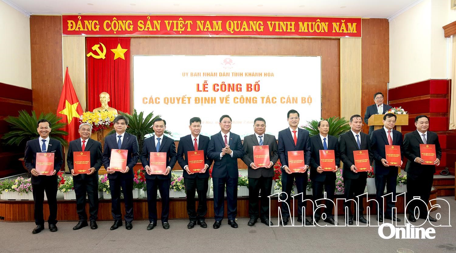 VIDEO Khánh Hòa bổ nhiệm 87 cán bộ chủ chốt ở 13 sở, ngành chuyên môn, đơn vị trực thuộc
