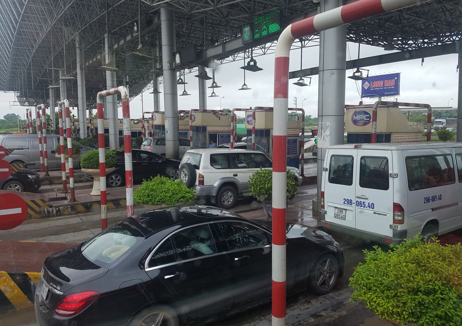 Chuyển đổi tài khoản thu phí sang tài khoản kết nối thanh toán không dùng tiền mặt