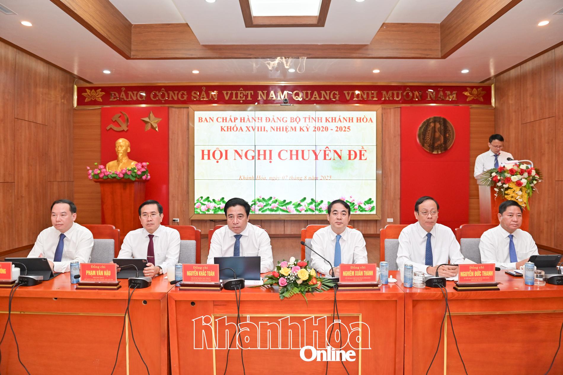 Hội nghị Tỉnh ủy chuyên đề 