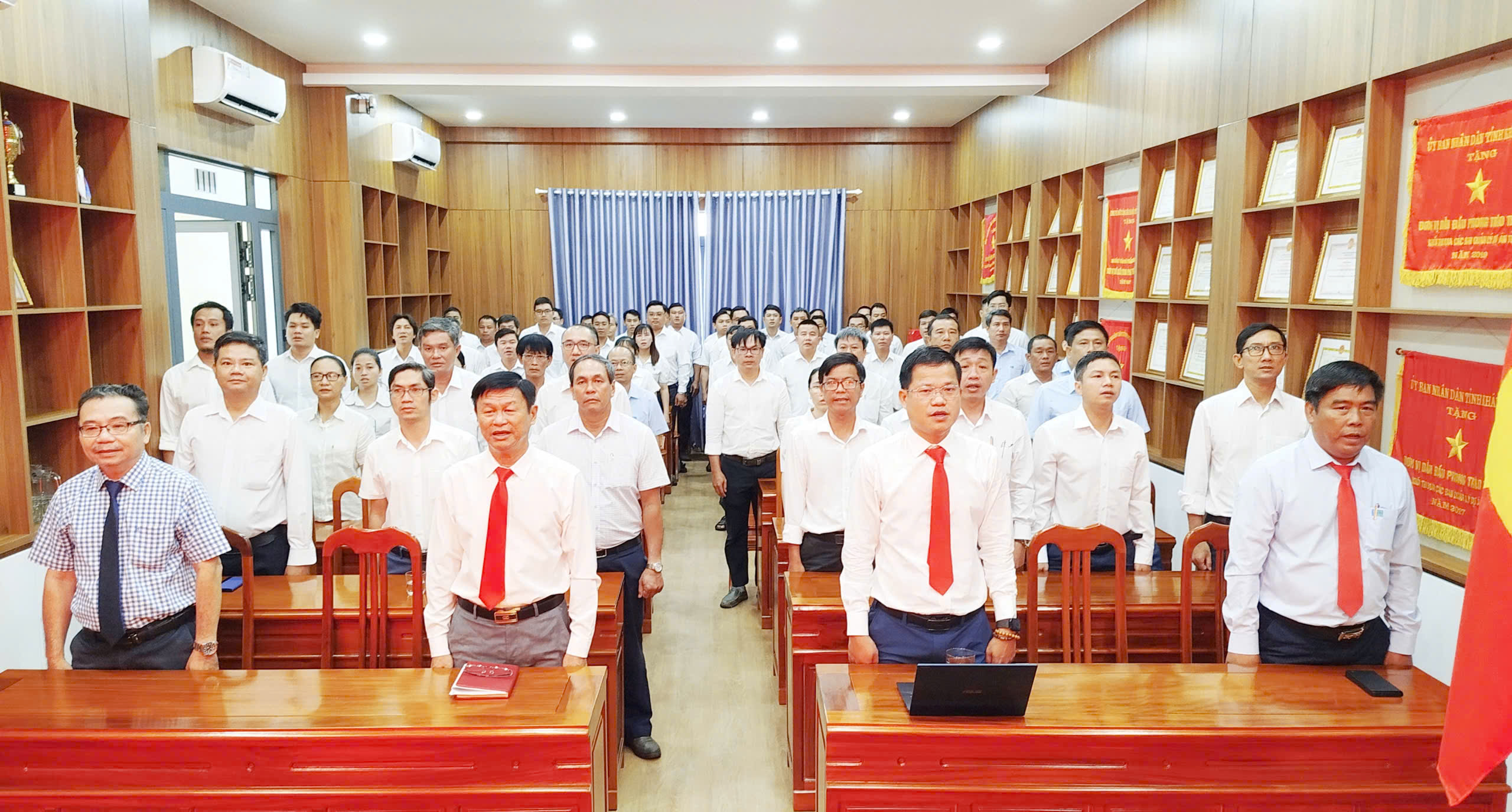 BAN QUẢN LÝ DỰ ÁN PHÁT TRIỂN TỈNH KHÁNH HÒA TỔ CHỨC LỄ CHÀO CỜ THÁNG 9/2025 VÀ PHÁT ĐỘNG PHONG TRÀO ỦNG HỘ NHÂN DÂN CUBA